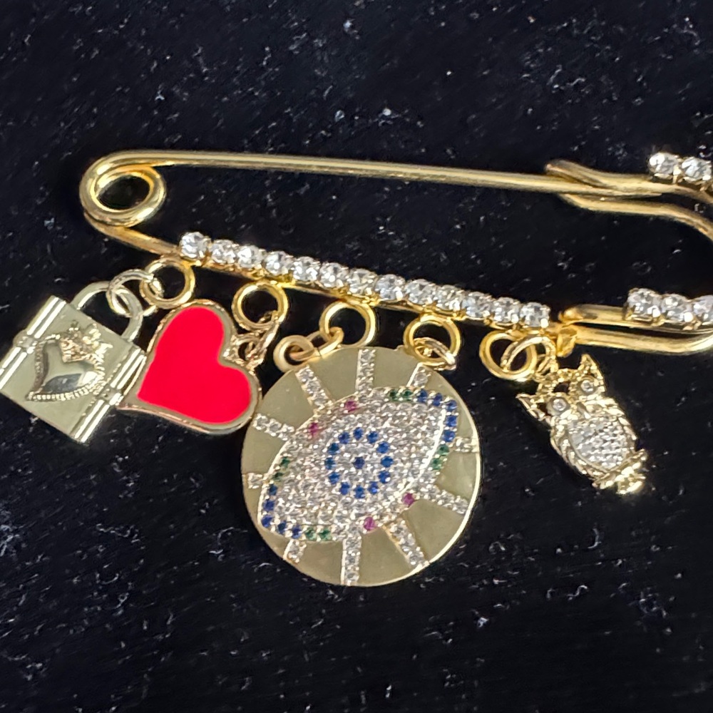 Gold-Tone Charm Safety Pin Brooch with Red Heart and Multicolor Disc‎
